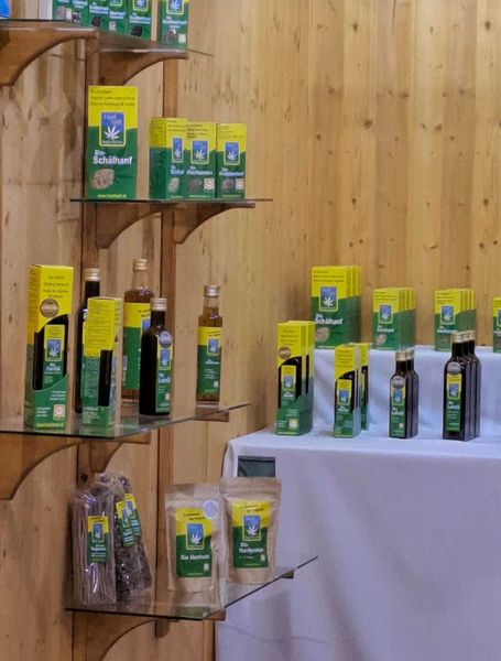 Produkte der Hanfwelt Riegler-Nurscher.jpg Produkte der Hanfwelt Riegler-Nurscher.jpg