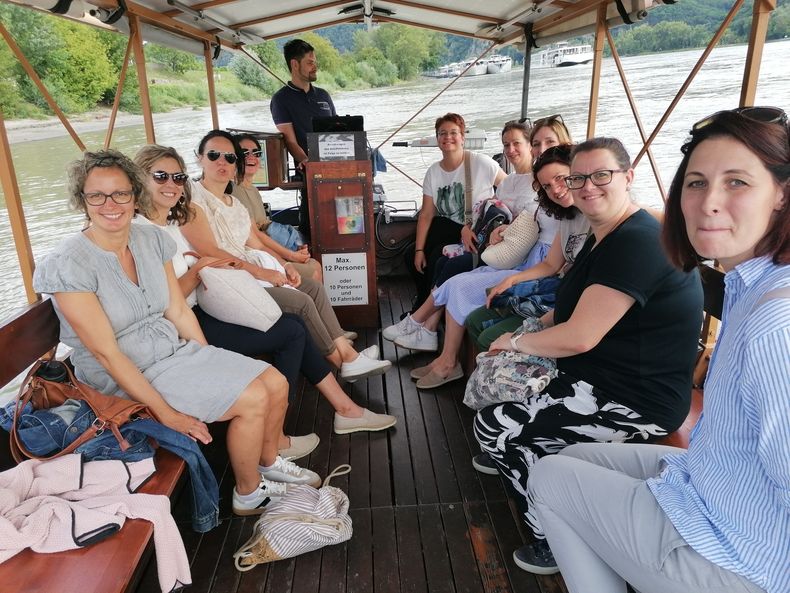 Auf der Fähre.jpg Auf der Fähre.jpg