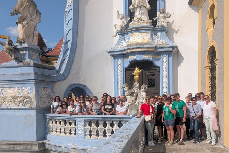 Gruppenfoto.jpg Gruppenfoto.jpg