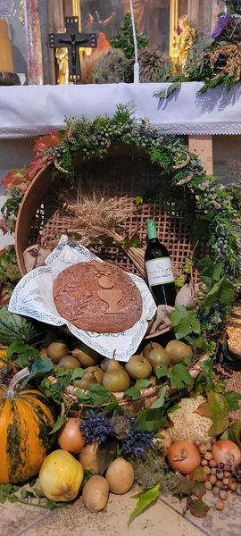 Erntedankfest Brot und Wein.jpg