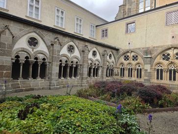 [1760435978441356.jpg]