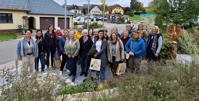 Die Lunzer Bäuerinnen auf Exkursions-Tour.jpg