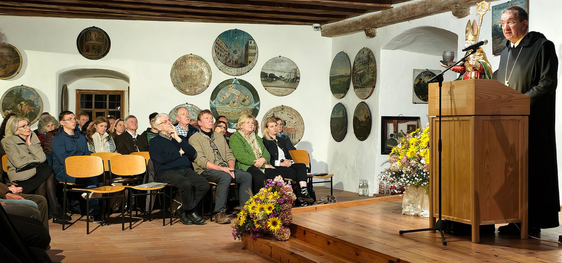 Erzabt Birnbacher Ehrengäste rechts.jpg © Standl Erzabt Birnbacher Ehrengäste rechts.jpg © Standl