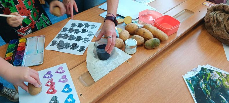 Schulaktionstage erstmals in der ASO Gr. Siegharts © Die Bäuerinnen im Gebiet Raabs Schulaktionstage erstmals in der ASO Gr. Siegharts © Die Bäuerinnen im Gebiet Raabs