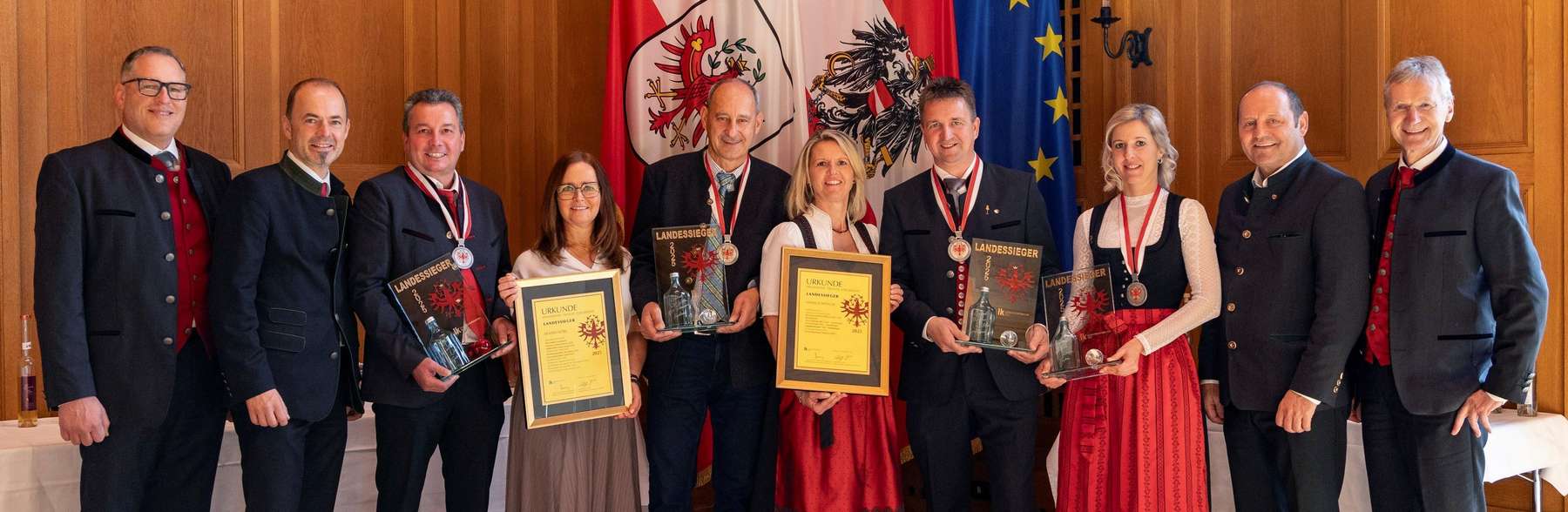 Tiroler Schnapsprämierung 2025: Landessieger.jpg © Die Fotografen