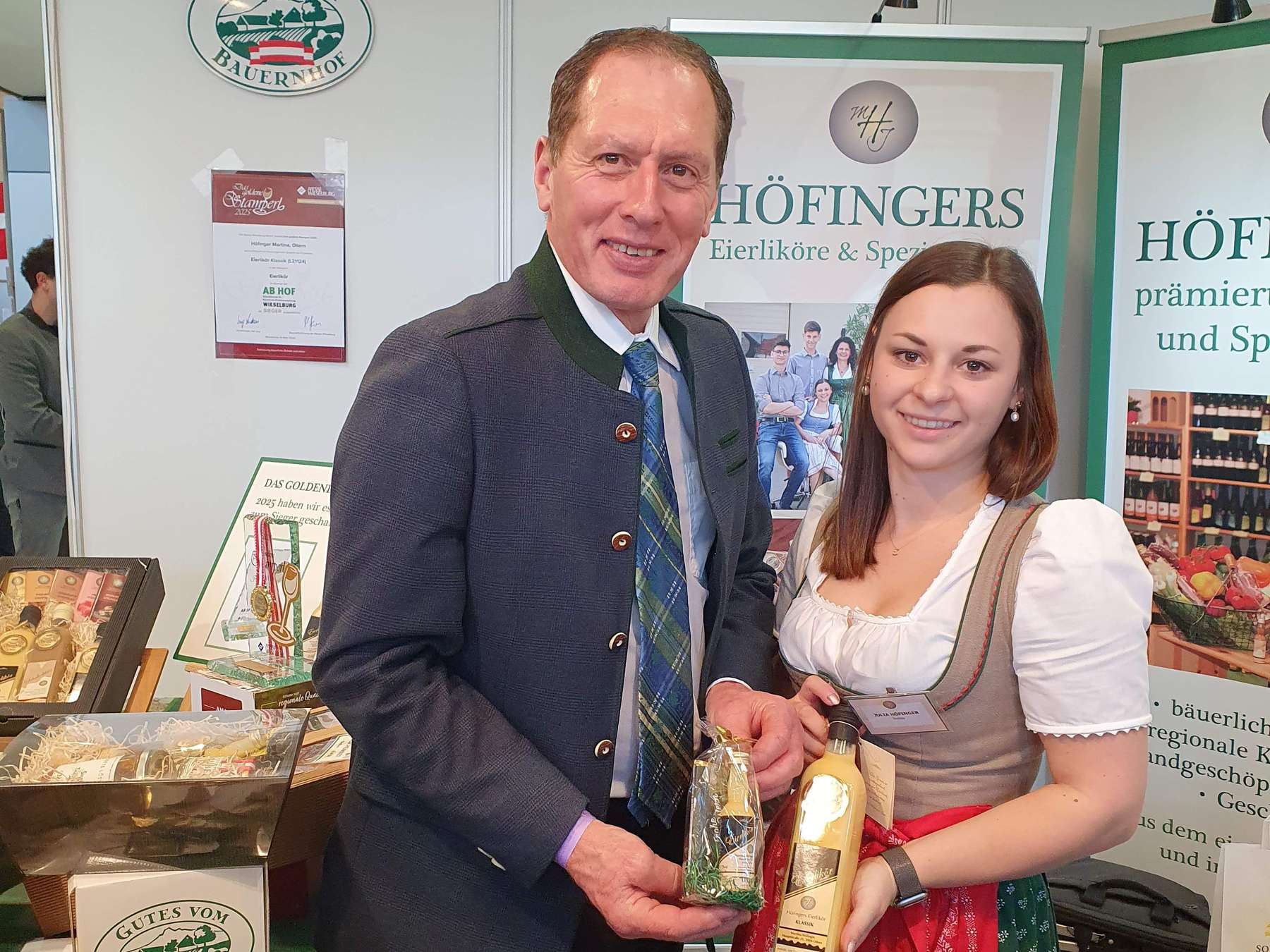 Josef Moosbrugger mit Julia Höfinger.jpg © LKÖ/Jung-Leithner