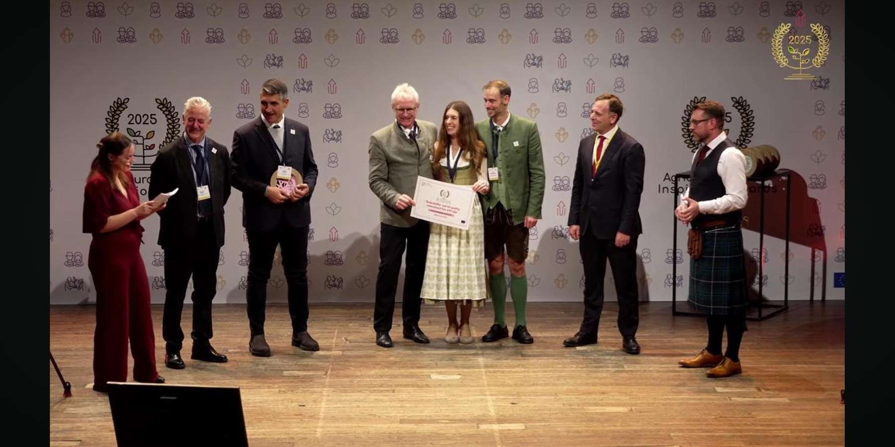 1 Preisübergabe in Brüssel.jpg © BWSB