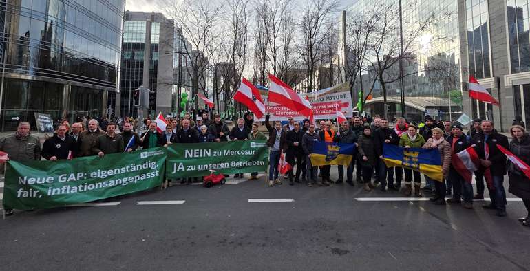 Bauerndemo Brüssel Austro-Delegation © LKÖ/Jung-Leithner