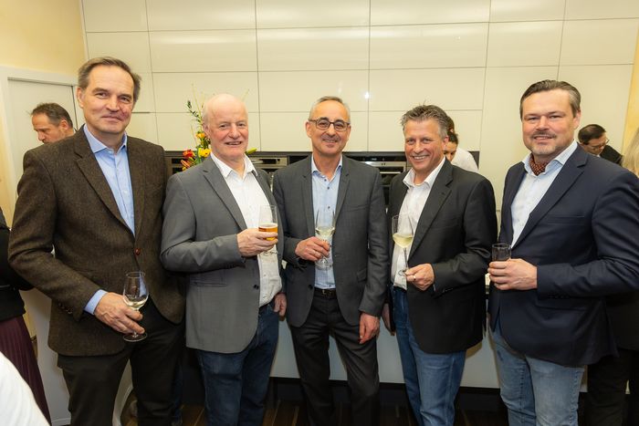 [1770712955193323_1.jpg]