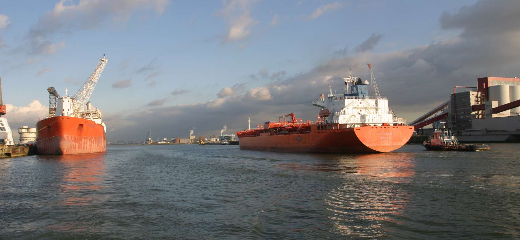 Hafen Rotterdam.jpg © Nemestothy/LKÖ