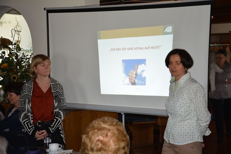 Mag. Birgit Artner (Gesundheitspsychologin, SVA der Bauern) und Kammerrat Andrea Tobler © Bgld. Landwirtschaftskammer/Lydia Teufl Mag. Birgit Artner (Gesundheitspsychologin, SVA der Bauern) und Kammerrat Andrea Tobler © Bgld. Landwirtschaftskammer/Lydia Teufl