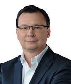 Landesrat Mag. Norbert Darabos unterstützt BT-Impfung im Sperrgebiet im Burgenland © Nicole Pauer / Bgld. Landesregierung Landesrat Mag. Norbert Darabos unterstützt BT-Impfung im Sperrgebiet im Burgenland © Nicole Pauer / Bgld. Landesregierung