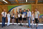 4erCup Siegerteam 2017
v.l.nr.:Kammerrat Bgm. Ök.-Rat Adalbert Endl, Kammerrat Bezirksbäuerin Andrea Tobler, Katharina Krutzler, Magdalena Weber, Martin Geißegger, Maximilian Weber, LAbg Patrik Fazekas, Landesleiterin Angela Hiermann, Landesleiter Georg Schoditsch © Bgld. Landwirtschaftskammer/Hettlinger 4erCup Siegerteam 2017
v.l.nr.:Kammerrat Bgm. Ök.-Rat Adalbert Endl, Kammerrat Bezirksbäuerin Andrea Tobler, Katharina Krutzler, Magdalena Weber, Martin Geißegger, Maximilian Weber, LAbg Patrik Fazekas, Landesleiterin Angela Hiermann, Landesleiter Georg Schoditsch © Bgld. Landwirtschaftskammer/Hettlinger