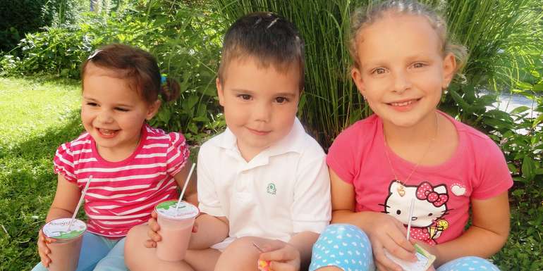 Kinder lieben die schmackhaften Schulmilchprodukte.jpg © Niedermair-Auer Kinder lieben die schmackhaften Schulmilchprodukte.jpg © Niedermair-Auer