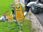 VAN-CONTROL eignet sich für alle Tankwagen und Selbstfahrer auch anderer Hersteller und ist flexibel am Lagerbehälter ins Leitungssystem integrierbar. © Zunhammer VAN-CONTROL eignet sich für alle Tankwagen und Selbstfahrer auch anderer Hersteller und ist flexibel am Lagerbehälter ins Leitungssystem integrierbar. © Zunhammer