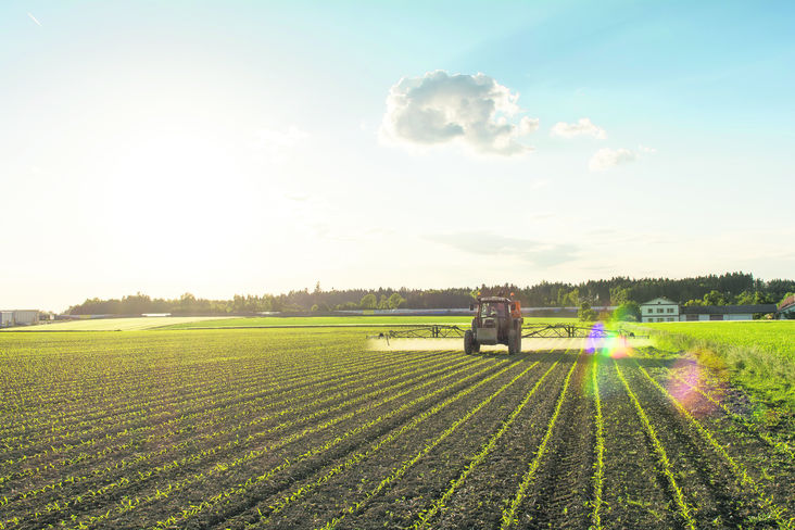 Bei Behandlungen an der Grenze zu Nachbarflächen bieten abdriftmindernde Düsen eine wichtige technische Unterstützung. © agrarfoto.com Bei Behandlungen an der Grenze zu Nachbarflächen bieten abdriftmindernde Düsen eine wichtige technische Unterstützung. © agrarfoto.com