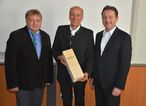 LFI-Geschäftsführer DI Johann Pötz, der bisherige LFI-Vorsitzende Franz Stefan Hautzinger und der neue Vorsitzende des LFI Burgenland Präsident DI Niki Berlakovich © Bgld. Landwirtschaftskammer/Leitgeb LFI-Geschäftsführer DI Johann Pötz, der bisherige LFI-Vorsitzende Franz Stefan Hautzinger und der neue Vorsitzende des LFI Burgenland Präsident DI Niki Berlakovich © Bgld. Landwirtschaftskammer/Leitgeb