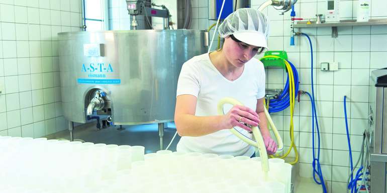 Der Verarbeitungsraum muss bestimmte Auflagen erfüllen und wird, neben Anlagen und Maschinen, mehrere tausend Euro kosten. © agrarfoto.com Der Verarbeitungsraum muss bestimmte Auflagen erfüllen und wird, neben Anlagen und Maschinen, mehrere tausend Euro kosten. © agrarfoto.com