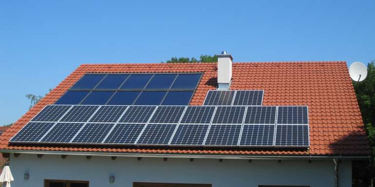 Gerade am Bauernhof stehen viele Dächer für Photovoltaik-Module zur Verfügung © LK NÖ/Christoph Wolfesberger Gerade am Bauernhof stehen viele Dächer für Photovoltaik-Module zur Verfügung © LK NÖ/Christoph Wolfesberger