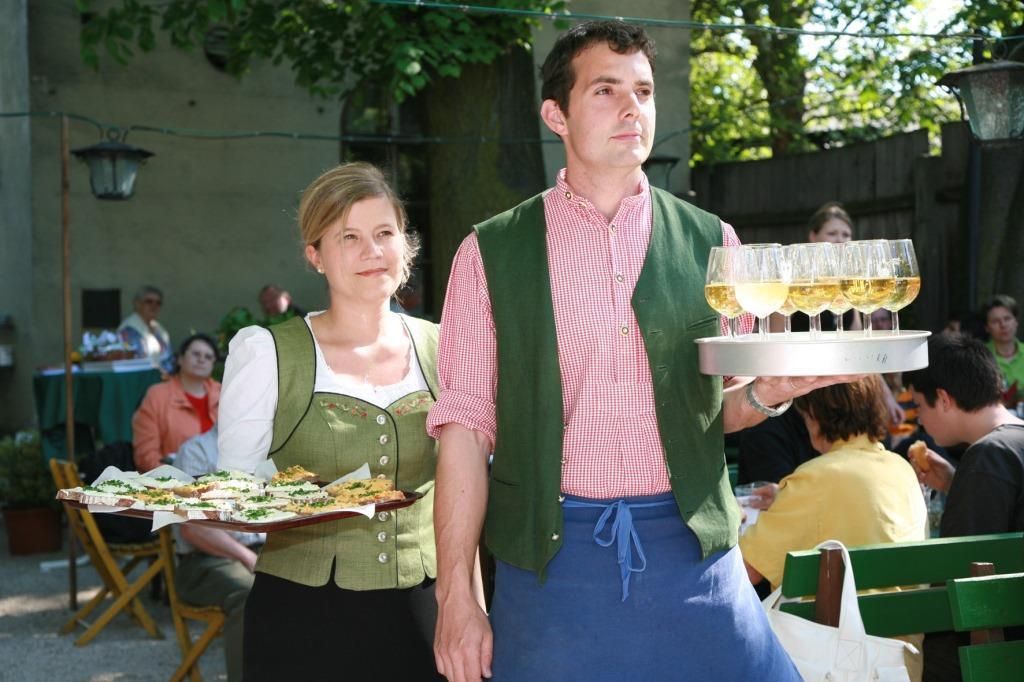 Heuriger - KellnerIn.jpg © LK Wien Heuriger - KellnerIn.jpg © LK Wien