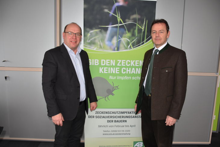 Ök.-Rat Andreas Liegenfeld, Vorsitzender des Regionalbüros Burgenland, und LK-Präsident DI Nikolaus Berlakovich © Leitgeb/Bgld. Landwirtschaftskammer Ök.-Rat Andreas Liegenfeld, Vorsitzender des Regionalbüros Burgenland, und LK-Präsident DI Nikolaus Berlakovich © Leitgeb/Bgld. Landwirtschaftskammer