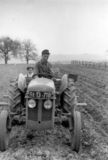 Ab ungefähr 1960 schreitet die Mechanisierung unaufhaltsam voran und bringt enorme Arbeitserleichterung © LK Steiermark