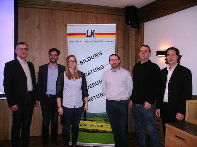 Vollversammlung des Bgld. Gemüsebauverbandes am 21. Feber 2019 in St. Andrä v.l.n.r.: Bezirksreferent Dipl.-Ing. Alfred Brasch, Kammerrat Martin Öhler, Gemüsebauberaterin Ing. Bettina Huber, Obmann-Stv. Ing. Klemens Oppitz, Obmann Ing. Martin Rieschl und Geschäftsführer Ing. Mario Almesberger © Bgld. Landwirtschaftskammer Vollversammlung des Bgld. Gemüsebauverbandes am 21. Feber 2019 in St. Andrä v.l.n.r.: Bezirksreferent Dipl.-Ing. Alfred Brasch, Kammerrat Martin Öhler, Gemüsebauberaterin Ing. Bettina Huber, Obmann-Stv. Ing. Klemens Oppitz, Obmann Ing. Martin Rieschl und Geschäftsführer Ing. Mario Almesberger © Bgld. Landwirtschaftskammer