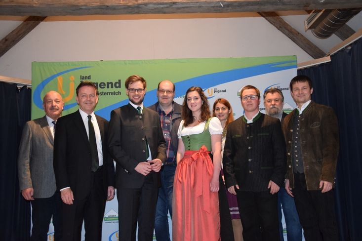 v.l.n.r.: Kammerdirektor Prof. Dipl.-Ing. Otto Prieler, Präsident NRAbg. Dipl.-Ing. Nikolaus Berlakovich, Landeleiter Dominik Weber, Kammerrat Michael Glauber, Landesleiterin Jennifer Pauer, Kammerrat Dipl.-Ing. Carina Laschober-Luif, Kammerrat Peter Wachter, Kammerrat Johann Hafenscher, Kammerrat Ing. Martin Koch © Landjugend Burgenland v.l.n.r.: Kammerdirektor Prof. Dipl.-Ing. Otto Prieler, Präsident NRAbg. Dipl.-Ing. Nikolaus Berlakovich, Landeleiter Dominik Weber, Kammerrat Michael Glauber, Landesleiterin Jennifer Pauer, Kammerrat Dipl.-Ing. Carina Laschober-Luif, Kammerrat Peter Wachter, Kammerrat Johann Hafenscher, Kammerrat Ing. Martin Koch © Landjugend Burgenland