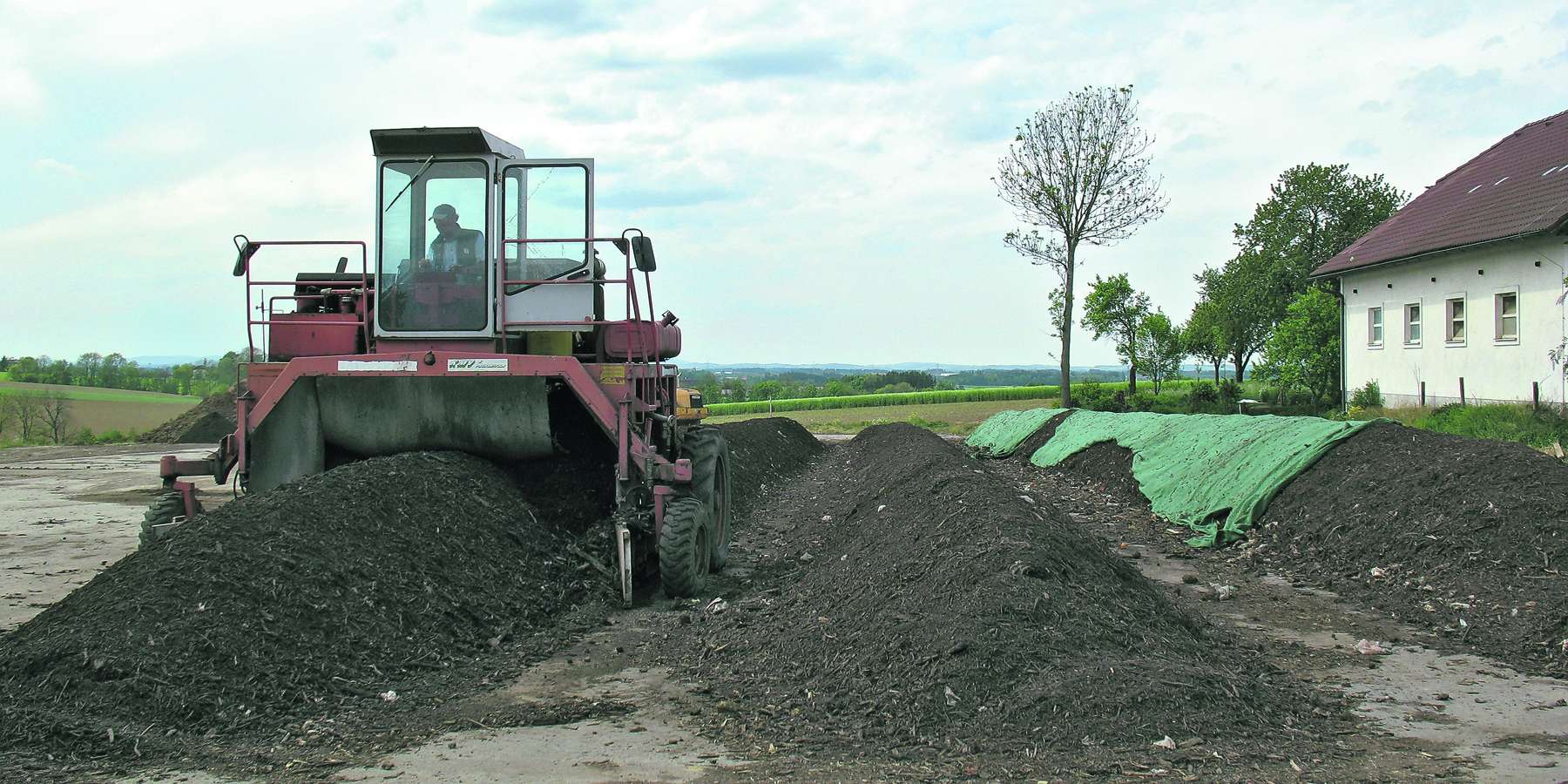 Der Kompost- und Biogasverband Österreich (KBV-Ö) mit seinen Zweigvereinen, wie zum Beispiel dem KBV-NÖ sorgt für sichere Kompostqualität auf bäuerlichen Kompostieranlagen. © agrarfoto.com