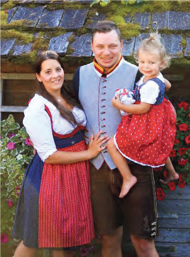 Kärntens erster Bisonzüchter: Hannes Hintergger mit Familie. © Hinteregger