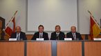 Präsidium der Bgld. Landwirtschaftskammer v.l.n.r.: Kammerdirektor Prof. DI Otto Prieler, Präsident NR DI Nikolaus Berlakovich, Vizepräsident Ing. Werner Falb-Meixner, Kammerdirektorstellvertreter DI Franz Vuk © Kaiser/Bgld. LK Präsidium der Bgld. Landwirtschaftskammer v.l.n.r.: Kammerdirektor Prof. DI Otto Prieler, Präsident NR DI Nikolaus Berlakovich, Vizepräsident Ing. Werner Falb-Meixner, Kammerdirektorstellvertreter DI Franz Vuk © Kaiser/Bgld. LK