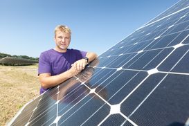 Photovoltaikanlagen liefern Eigenstrom für Kühl- und Klimaanlagen. Broschüren: www.lk-stmk.at/energie © AGRAR.PROJEKT.VEREIN Photovoltaikanlagen liefern Eigenstrom für Kühl- und Klimaanlagen. Broschüren: www.lk-stmk.at/energie © AGRAR.PROJEKT.VEREIN