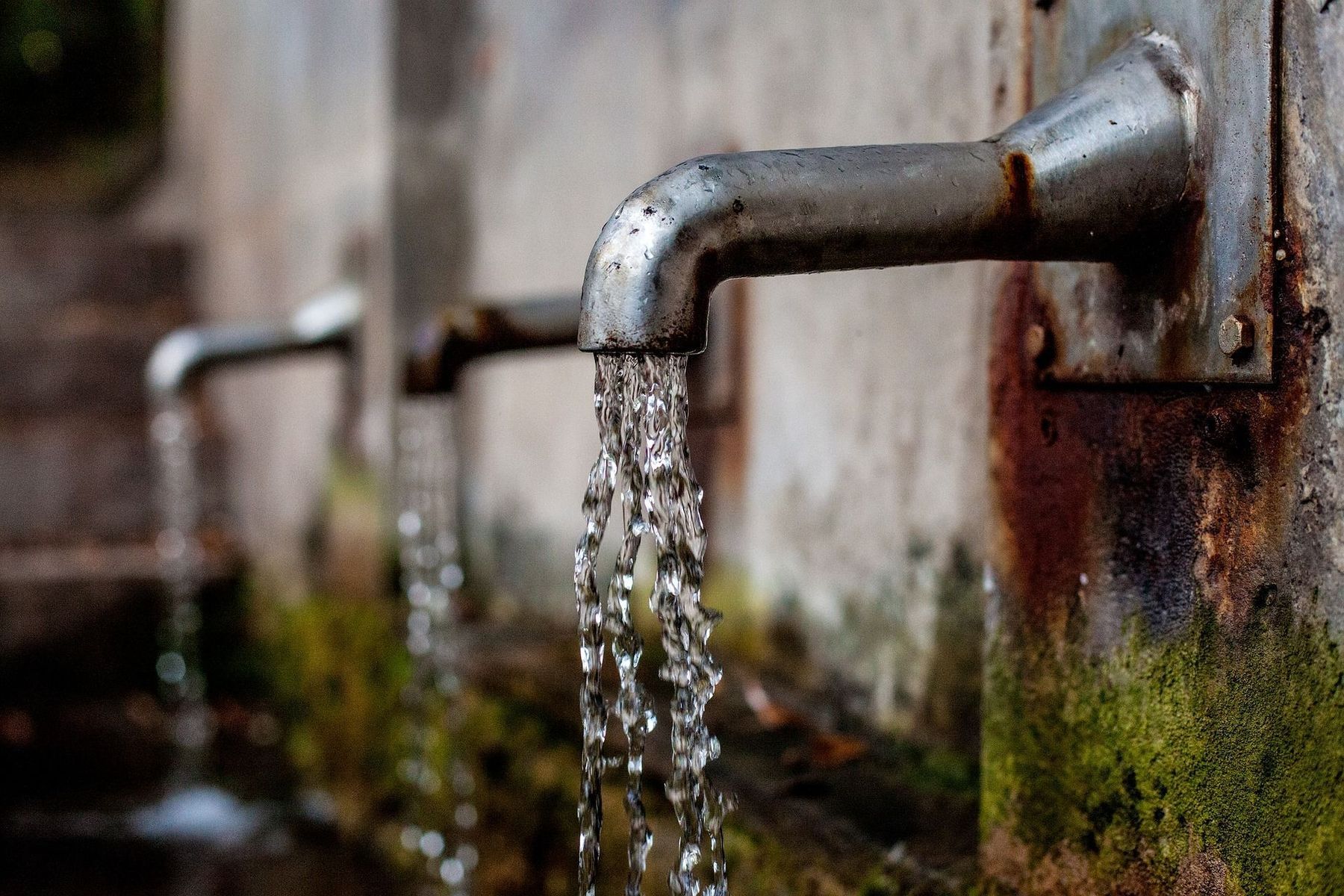 Kärnten hat große Wasserreserven, die Kostenstrukturen und alternative Versorgungsmöglichkeiten sollten jedoch geprüft werden. © Pixabay/Katja Just