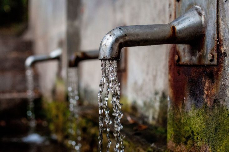 Kärnten hat große Wasserreserven, die Kostenstrukturen und alternative Versorgungsmöglichkeiten sollten jedoch geprüft werden. © Pixabay/Katja Just Kärnten hat große Wasserreserven, die Kostenstrukturen und alternative Versorgungsmöglichkeiten sollten jedoch geprüft werden. © Pixabay/Katja Just