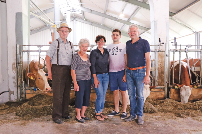 Neben guter Milchleistung und wirtschaftlichem Denken wollen die Neubauern den Tieren möglichst viel Komfort und Tierwohl bieten.  © Kronreif