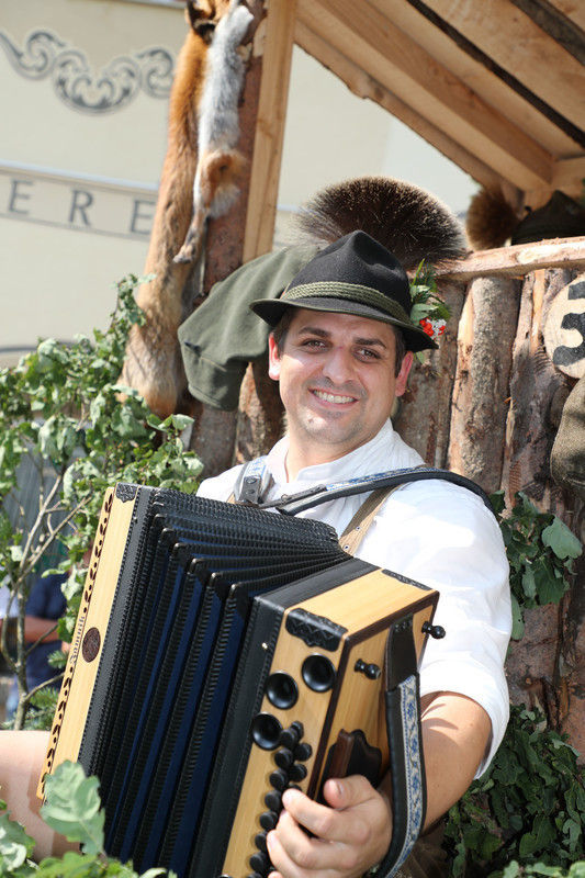 Musikalische Umrahmung bei der offiziellen Bauernherbst-Eröffnung in Saalfelden. © SalzburgerLand Tourismus