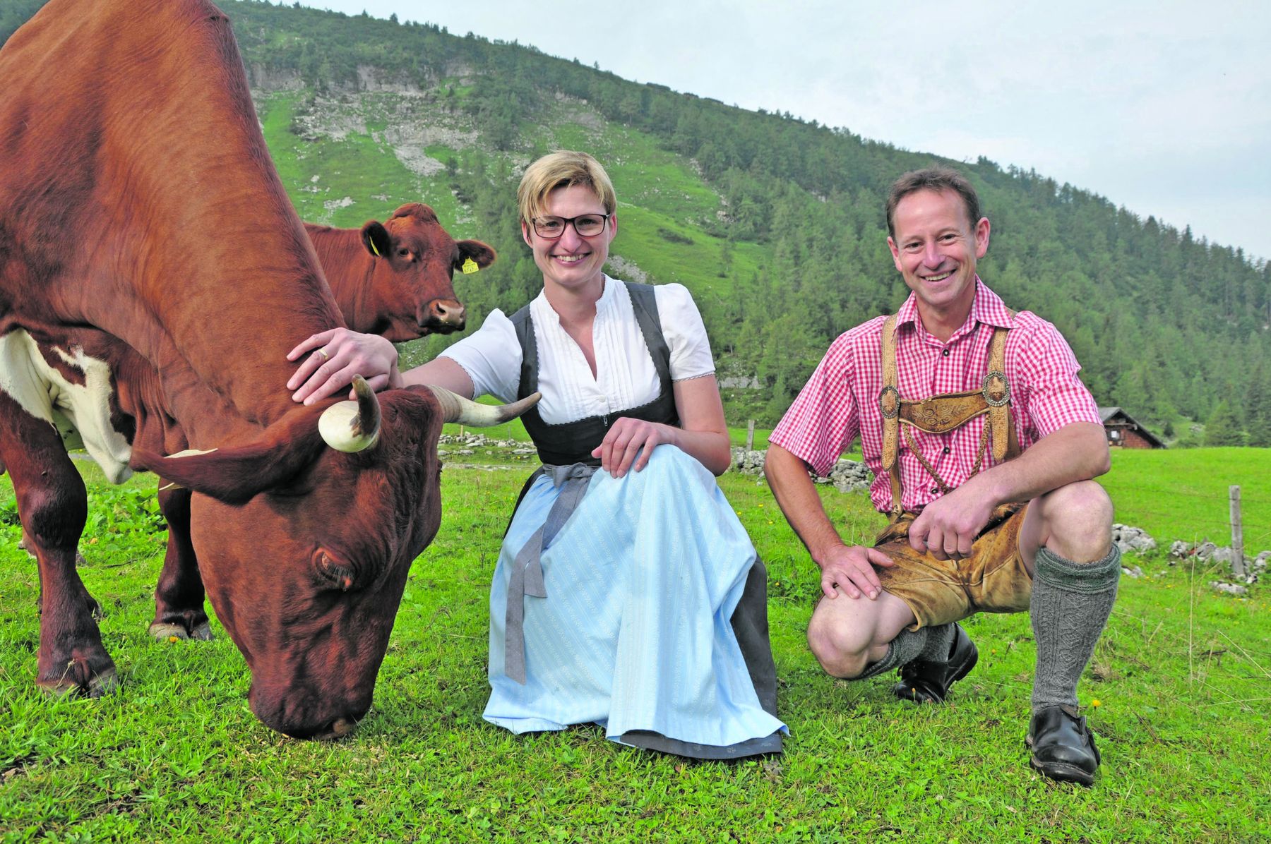 Elisabeth und Norbert bewirtschaften den Hof mit 13 Pinzgauer Milchkühen. Möglichst viele Produkte werden am Hof für die Alm vorproduziert. © Mooslechner