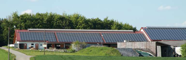 Mio. Euro werden bis Ende 2020 für Photovoltaikanlagen in der Land- und Forstwirtschaft zur Verfügung gestellt © Jürgen Fälchle/stock.adobe.com