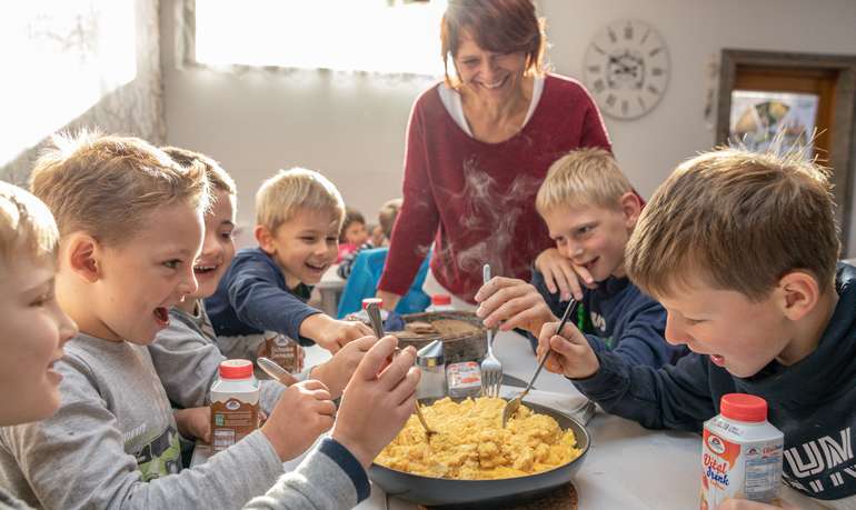 Landwirtschaft zum Anfassen: Das bringen die Bäuerinnen und Bauern am Aktionstag, dem 16. Oktober (Mittwoch) an Kärntens Schulen. © Achim Mandler Photography