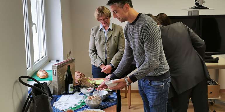 LFI Programmpräsentation 2019/20.jpg LFI Programmpräsentation 2019/20.jpg