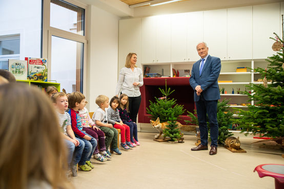Am 6. Dezember fand die diesjährige Christbaum-Pressekonferenz im Kindergarten Augustinum statt © LK-Danner