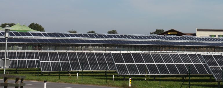 Erneuerbare Energiegemeinschaften könnten direkten Stromverkauf zu Nachbarn ermöglichen. Das würde ländlichen Raum und Landwirtschaft stärken..jpg