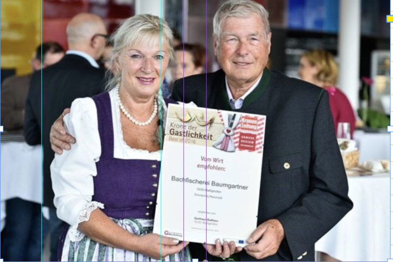 Die Bachfischerei Baumgartner bekam 2016 unter anderem auch die Krone der Gastlichkeit” verliehen, weil nur beste Qualität auf den Tisch kommt (im Bild: Ulrike Sander-Baumgartner und Heinz Baumgartner)..png © Sabine Wieder Die Bachfischerei Baumgartner bekam 2016 unter anderem auch die Krone der Gastlichkeit” verliehen, weil nur beste Qualität auf den Tisch kommt (im Bild: Ulrike Sander-Baumgartner und Heinz Baumgartner)..png © Sabine Wieder