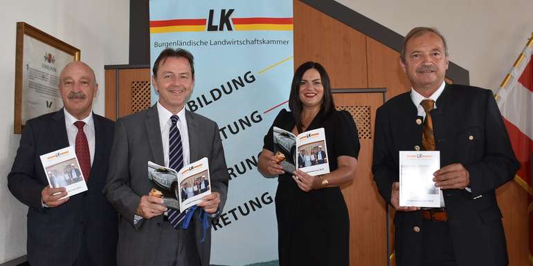 Vollversammlung der LK - Tätigkeitsbericht.jpg Vollversammlung der LK - Tätigkeitsbericht.jpg