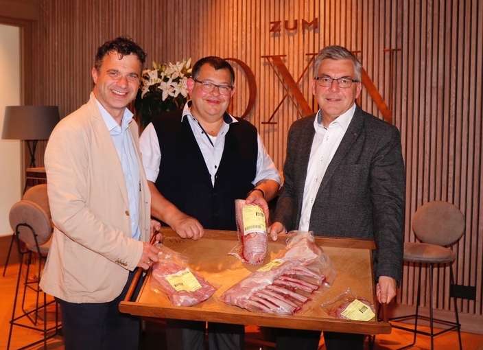 Kälberprojekt.jpg © Kronreif Kälberprojekt.jpg © Kronreif