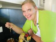 Wippel Petra Beerenfrühstück mit Flocken und Keimen.jpg © Eva Lipp