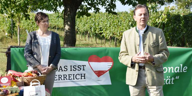 Nikolaus Berlakovich und Helene Milalkovits, Kampagne "Das isst Österreich"