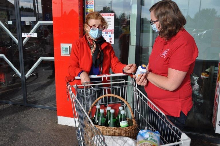 Beim Spar Mohr in der Purkersdorfer Straße in St. Pölten informierten am Samstag, 3. Oktober die Seminarbäuerinnen über die Vorteile regionaler Lebensmittel, bäuerliche Produktionsweisen und die Besonderheiten niederösterreichischer Familienbetriebe. © LK Niederösterreich