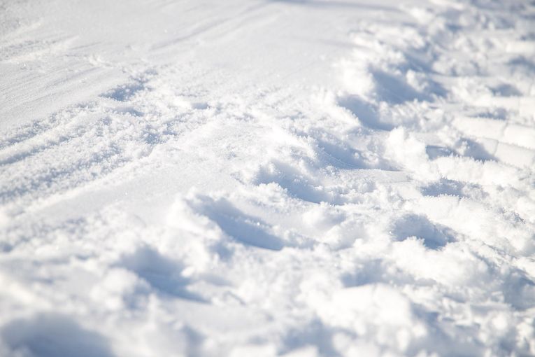 Traktorspur im Schnee.jpg © pixabay.com Traktorspur im Schnee.jpg © pixabay.com