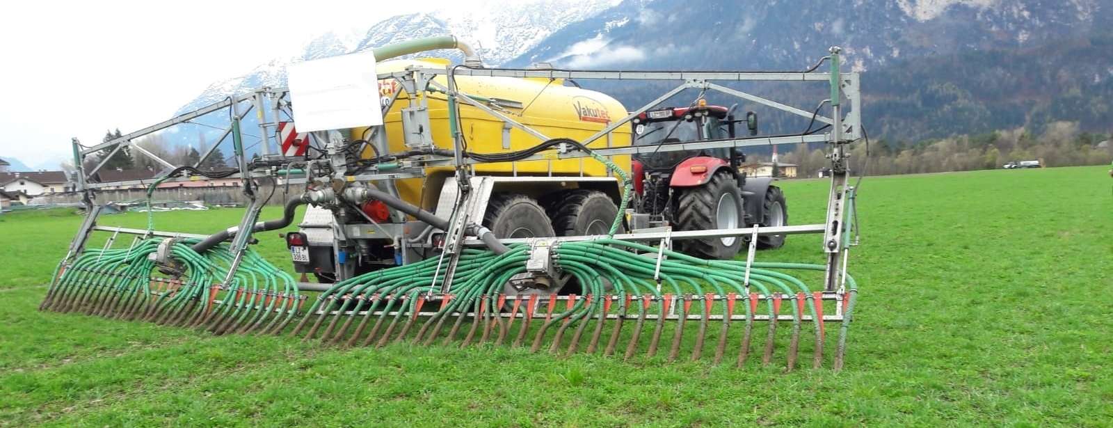 Schleppschuhverteiler.jpg © LK Kärnten/Christine Petritz